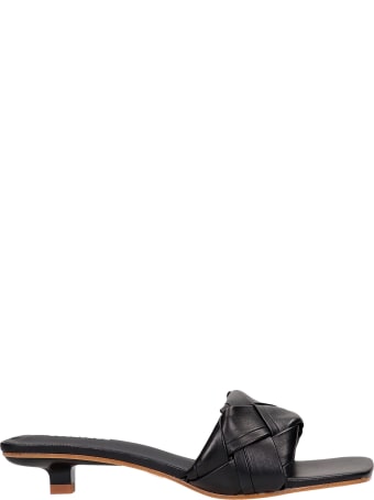 Lola Cruz Flats In Black Leather