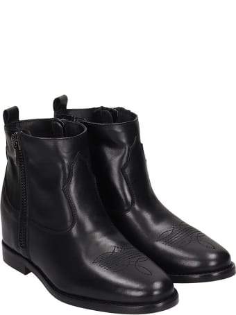 Julie Dee Ankle Boots In Black Leather