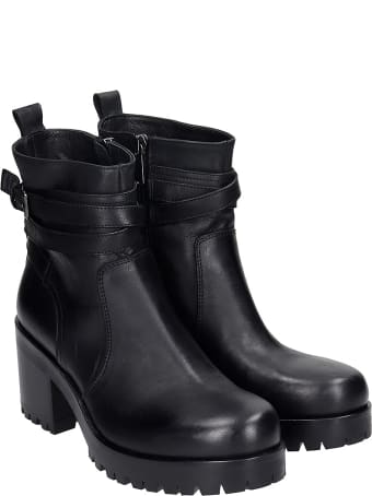 Strategia High Heels Ankle Boots In Black Leather