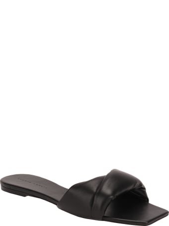 Studio Amelia Twist Front 10 Flat