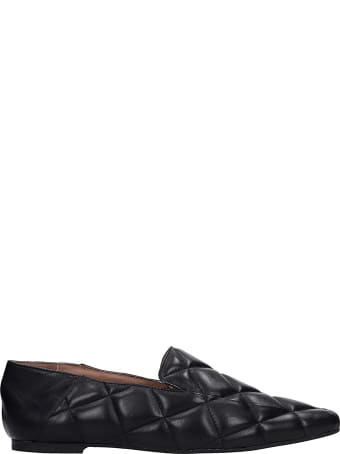 Lola Cruz Loafers In Black Leather