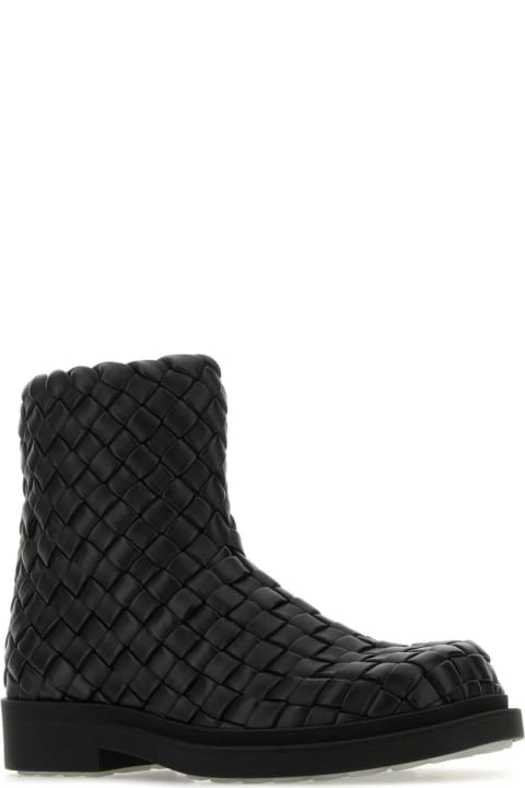 メンズ Bottega Venetaのブーツ Bottega Veneta Black Leather Ben Ankle Boots