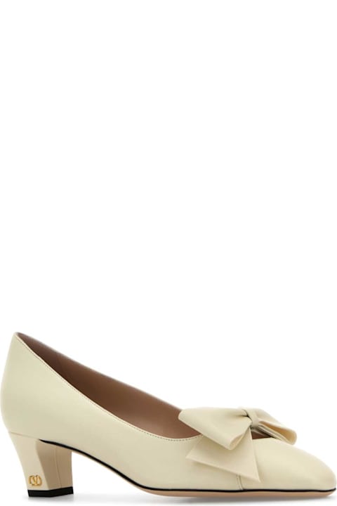 High-Heeled Shoes for Women Valentino Garavani Ivory Leather Bowow Pumps