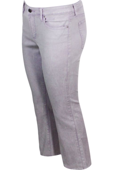 ウィメンズ Armani Collezioniのパンツ＆ショーツ Armani Collezioni 5-pocket Trousers In Faded Stretch Cotton Flare Capri Model With Trumpet Bottom.