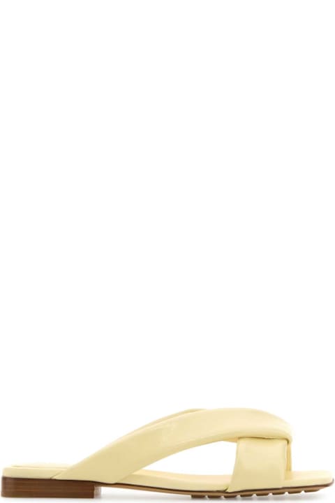 Shoes for Women Bottega Veneta Pastel Yellow Leather Riva Slippers
