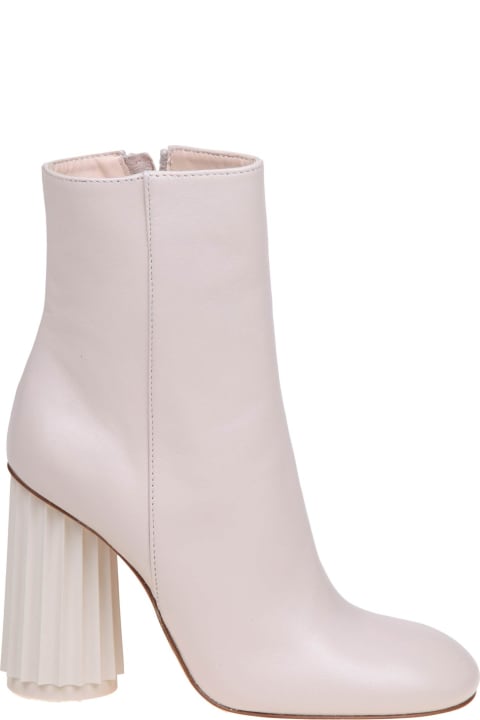 Dorica Ankle Boots In Chalk Color Leather
