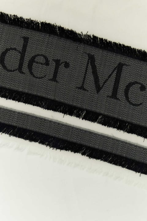 ウィメンズ Alexander McQueenのスカーフ＆ストール Alexander McQueen Ivory Wool Blend Foulard