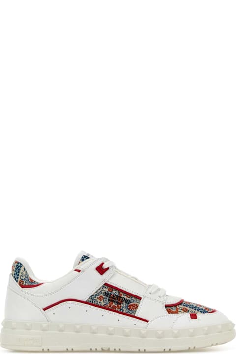 Valentino Garavani أحذية لـ القسم الرجالي Valentino Garavani White Leather Freedots Sneakers
