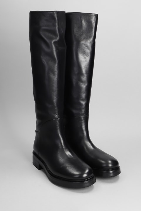 Low Heels Boots In Black Leather