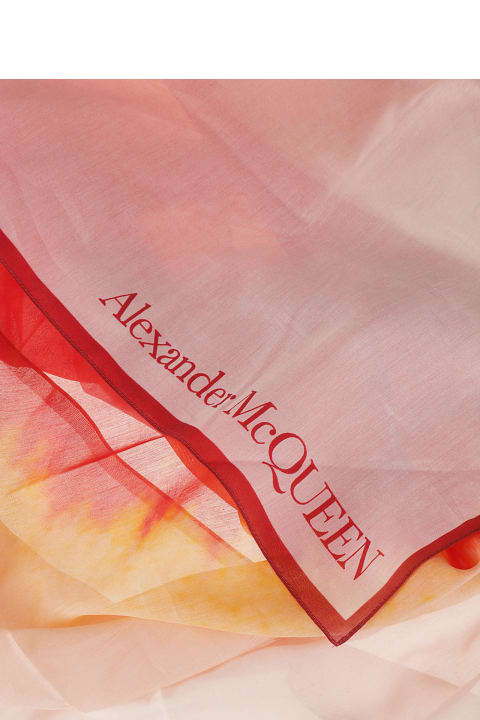 ウィメンズ Alexander McQueenのスカーフ＆ストール Alexander McQueen Logo Print Scarf