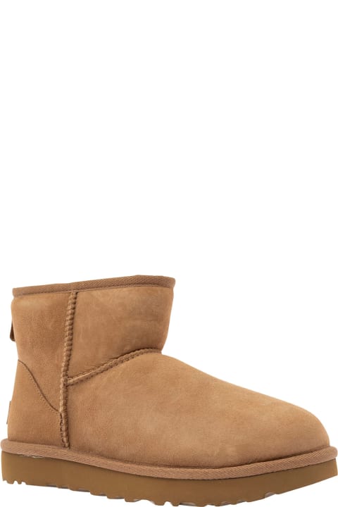 Homeware UGG 
mini Classic Ii
 Beige Pull-on Boots In Suede Woman