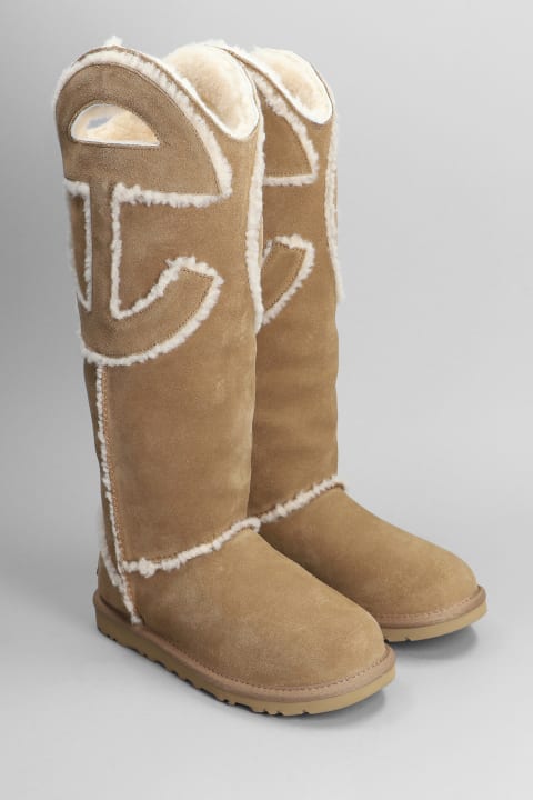 Boots for Men UGG Logo Tall Boot Low Heels Boots In Leather Color Suede