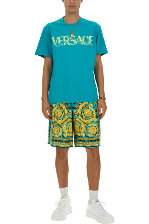 メンズ Versaceのトップス Versace T-shirt With Baroque Logo