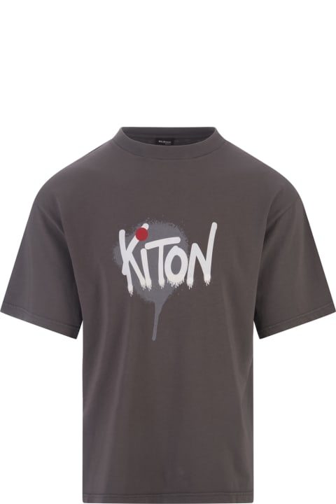 メンズ新着アイテム Kiton Grey T-shirt With Graffiti Style Kiton Logo