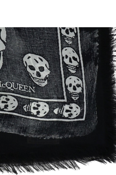 メンズ Alexander McQueenのスカーフ Alexander McQueen Skull Printed Scarf