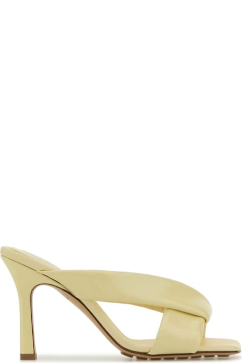 Bottega Veneta Shoes for Women Bottega Veneta Pastel Yellow Leather Riva Mules