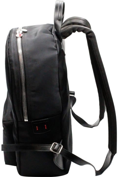 メンズ新着アイテム Kiton Backpack In Technical Fabric With Leather Inserts And Adjustable Shoulder Straps. Logo On The Front Pocket 40x33x15 Cm