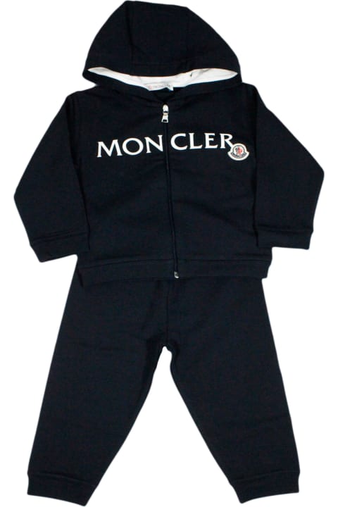 Monclerのベビーボーイズ Moncler Complete With Zip-up Sweatshirt With Long-sleeved Hood In Fine Cotton And Trousers With Elastic Waist. Writing And Logo On The Chest