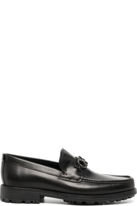ウィメンズ Ferragamoのローファー＆デッキシューズ Ferragamo 'david' Black Loafers Wirh Gancini Details In Leather Man