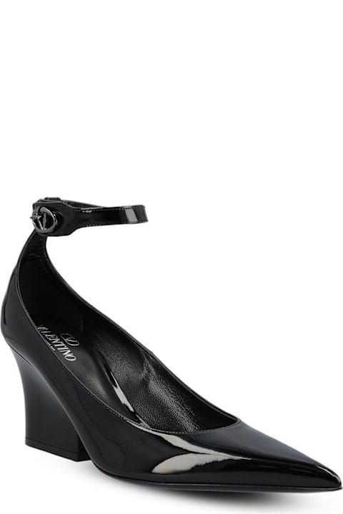 Valentino Garavani High-Heeled Shoes for Women Valentino Garavani Logo Plaque Pointed Toe Pumps