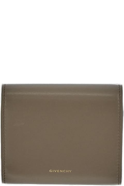 ウィメンズ Givenchyの財布 Givenchy 4g Plaque Trifold Wallet