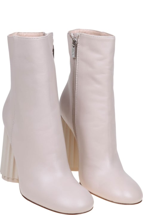 Dorica Ankle Boots In Chalk Color Leather