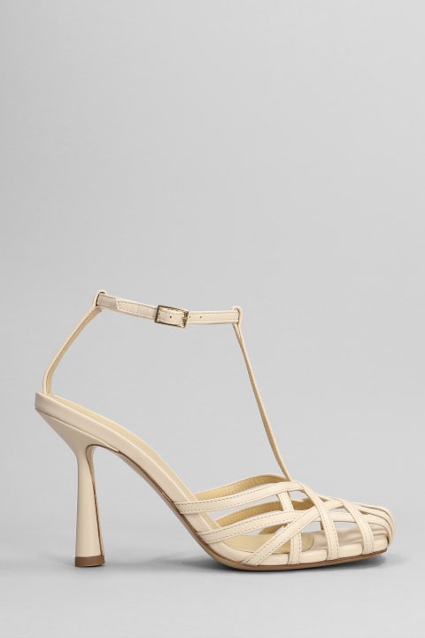 Lidia Sandals In Beige Leather