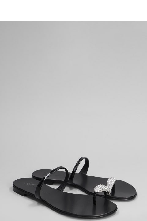 Fashion for Women Giuseppe Zanotti Ring Flats In Black Patent Leather