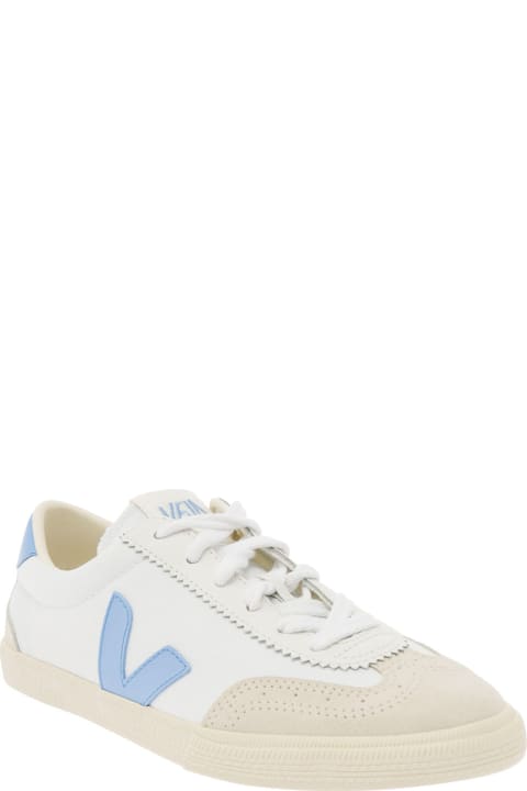ウィメンズ新着アイテム Veja 'volley' White And Light Blue Low Top Sneakers With V Patch In Bio Cotton Woman