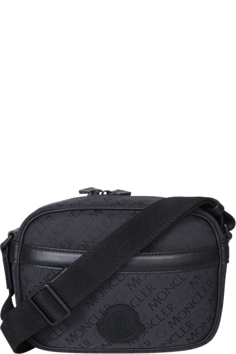 メンズ Monclerのショルダーバッグ Moncler Tech Crossbody Bag