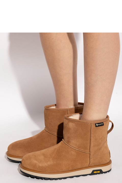 UGG Snow Boots 
classic Mini Gtx
