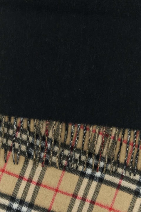 ウィメンズ Burberryのスカーフ Burberry Black Cashmere Reversible Scarf