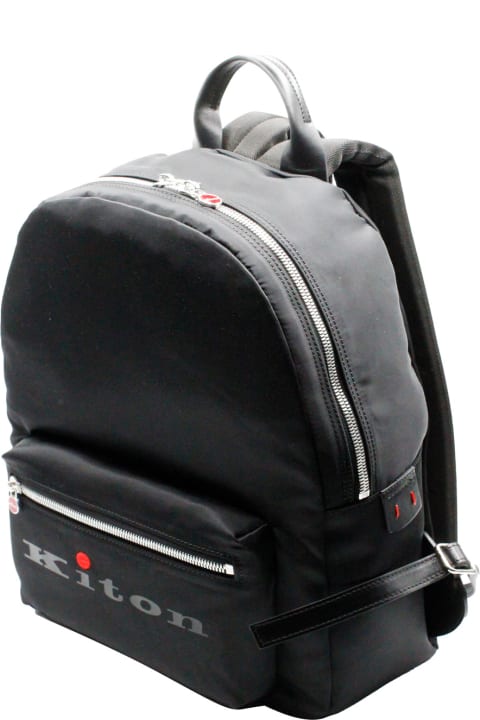 メンズ新着アイテム Kiton Backpack In Technical Fabric With Leather Inserts And Adjustable Shoulder Straps. Logo On The Front Pocket 40x33x15 Cm