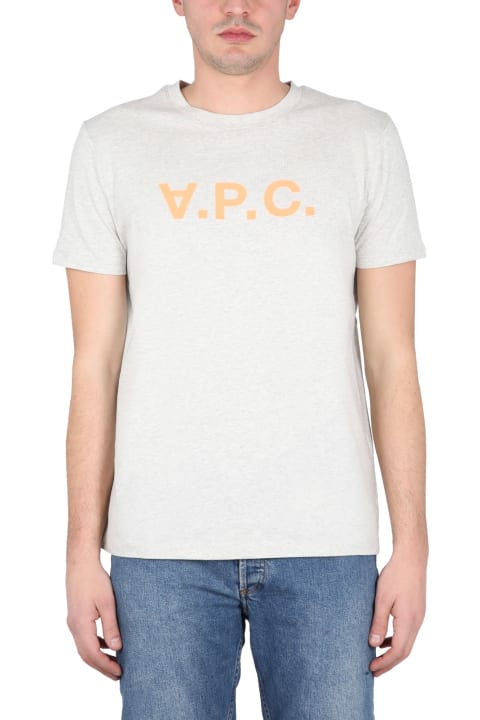 メンズ新着アイテム A.P.C. T-shirt With V.p.c Logo