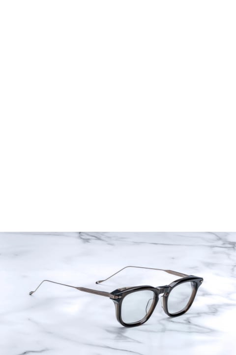 William - London Glasses
