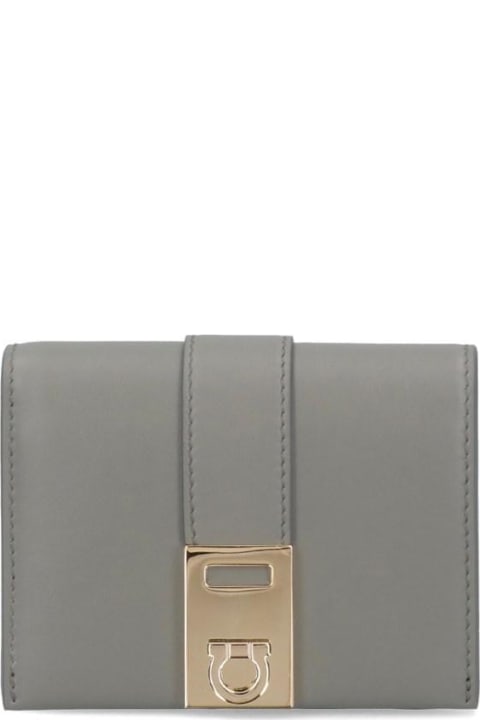 【送料&関税込】Ferragamo Compact Wallet hug Hug compact two-tone wallet - Women | Ferragamo