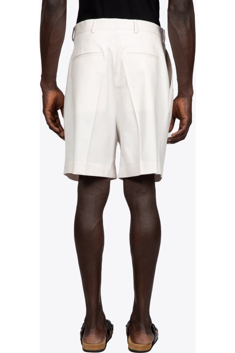 Double Pleated Fine Wool Shorts With A Wide Leg Off-white tailored short with front pleat - Manson