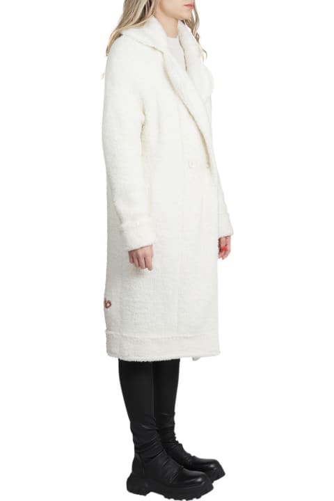 Avril8790 White Coat