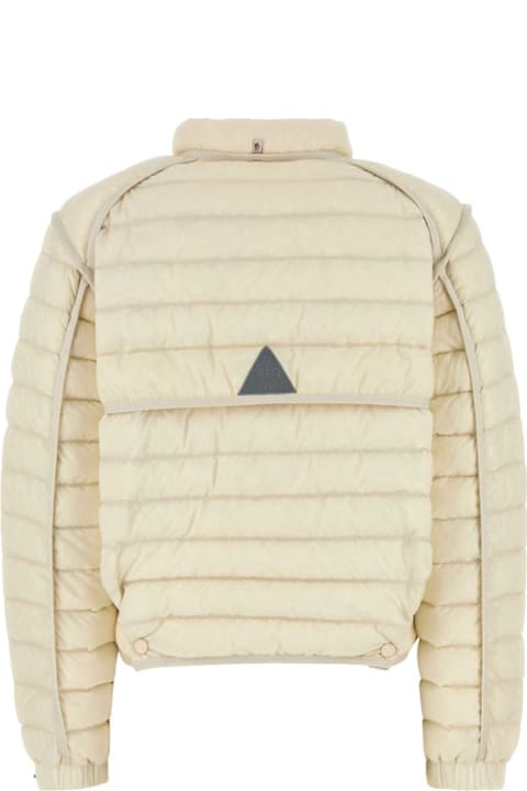 ウィメンズ Moncler Grenobleのコート＆ジャケット Moncler Grenoble Ivory Nylon Madulain Down Jacket
