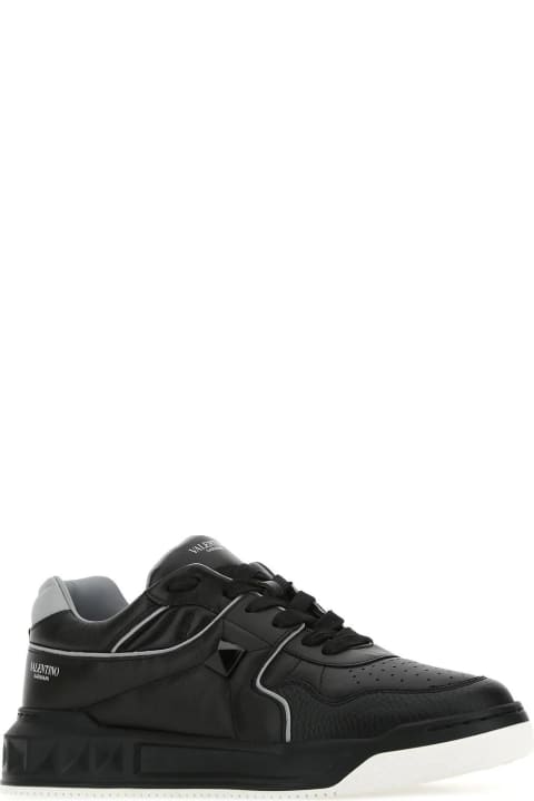 メンズ Valentino Garavaniのシューズ Valentino Garavani Black Nappa Leather One Stud Sneakers