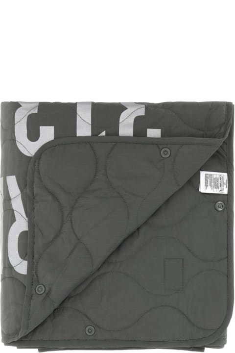 Carharttのインテリア雑貨 Carhartt Graphite Polyester Tour Quilted Blanket
