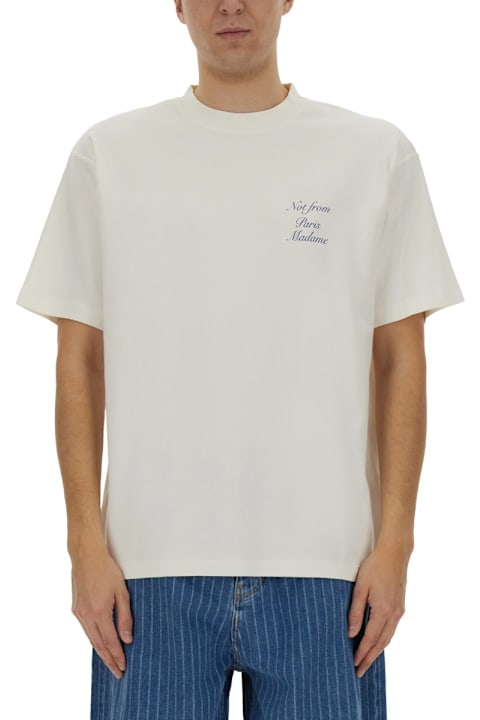 Drôle de Monsieur ملابس علوية لـ القسم الرجالي Drôle de Monsieur T-shirt With Italicized Slogan