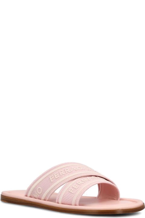 أدوات منزلية Ferragamo Logo Embossed Slip-on Sandals
