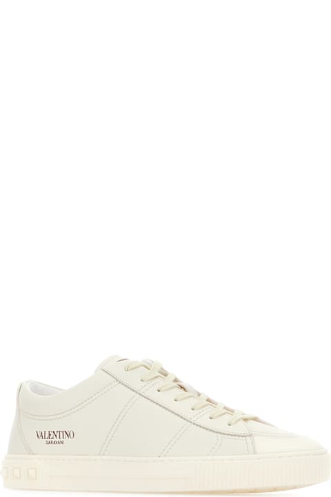 Valentino Garavani أحذية لـ القسم الرجالي Valentino Garavani Chalk Leather Sneakers