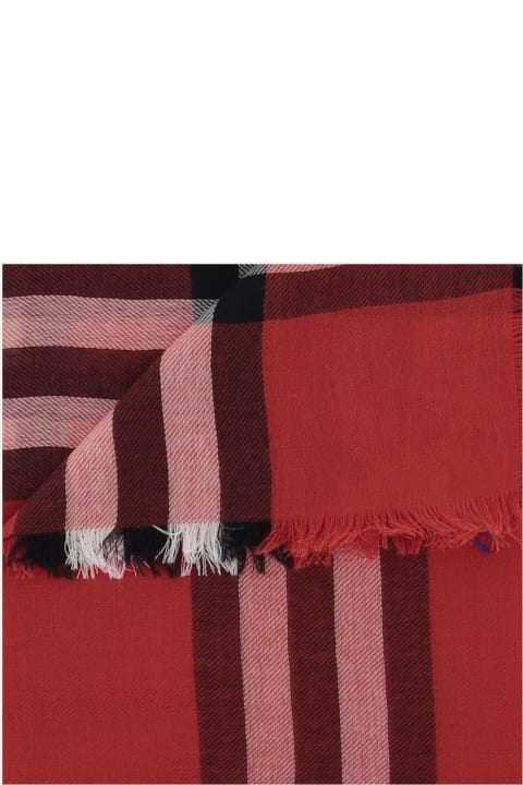 ウィメンズ Burberryのスカーフ Burberry Wool Scarf With Check Pattern