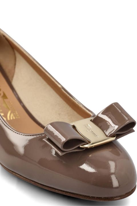 【送料&関税込】Ferragamo Bow-detailed Slip-on Pumps 781859_03_cart_r20.jpg
