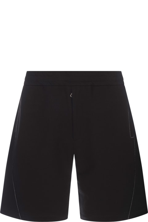 Alexander McQueen سراويل لـ القسم الرجالي Alexander McQueen Contrast Stitch Jogger Shorts In Black