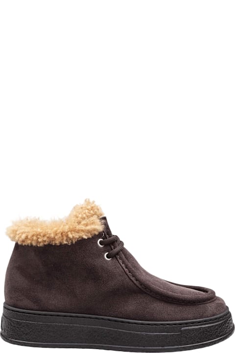 أدوات منزلية AGL Fergus Suede Sneaker With Sheepskin Lining, Ebony Color