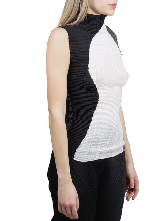 Black And White Shaped Pleats Top