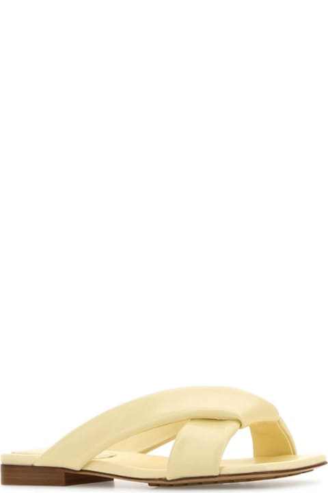 Shoes for Women Bottega Veneta Pastel Yellow Leather Riva Slippers